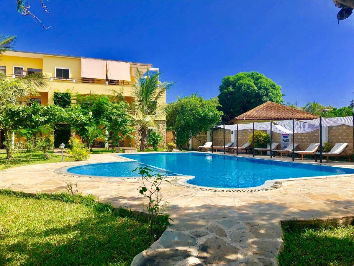 Flametree Beach Homes Diani Beach Exteriör bild