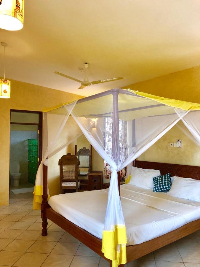 Flametree Beach Homes Diani Beach Exteriör bild